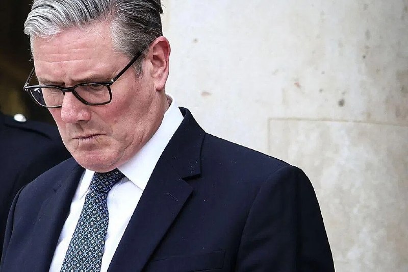 面对下台呼声 英国首相斯塔默表明不辞职据报道，六名英国内阁成员将要求首相斯塔默辞职，但斯塔默表明自己不会辞职