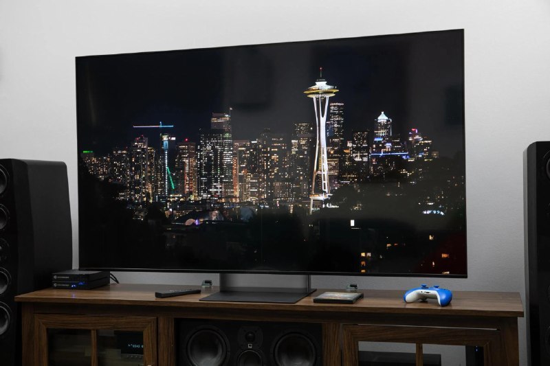 索尼推出其首款 RGB 电视Bravia 7 II ，65英寸售价$2600这款电视与旗舰机型 Bravia 9 II 一同亮相
