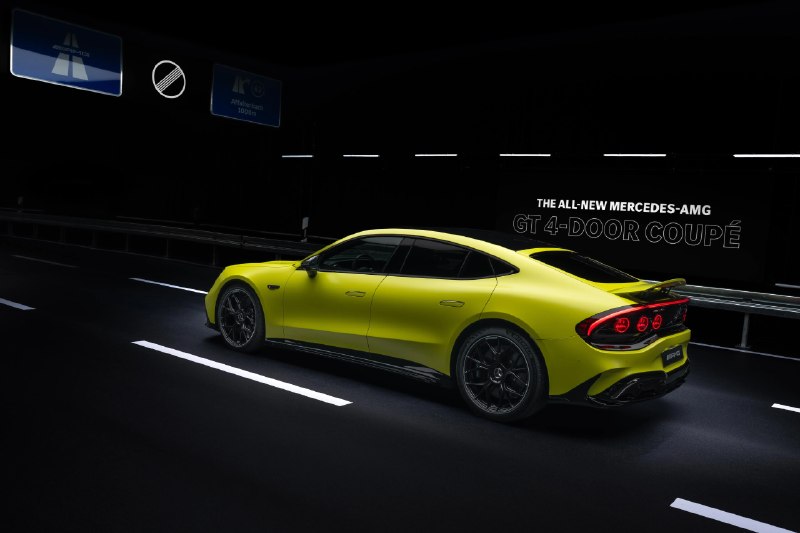 梅赛德斯发布电动AMG GT四门轿跑 零百加速仅需2秒梅赛德斯正式发布全新纯电超高性能轿车——AMG GT四门轿跑版，标志着该品牌进入超高性能电动车时代