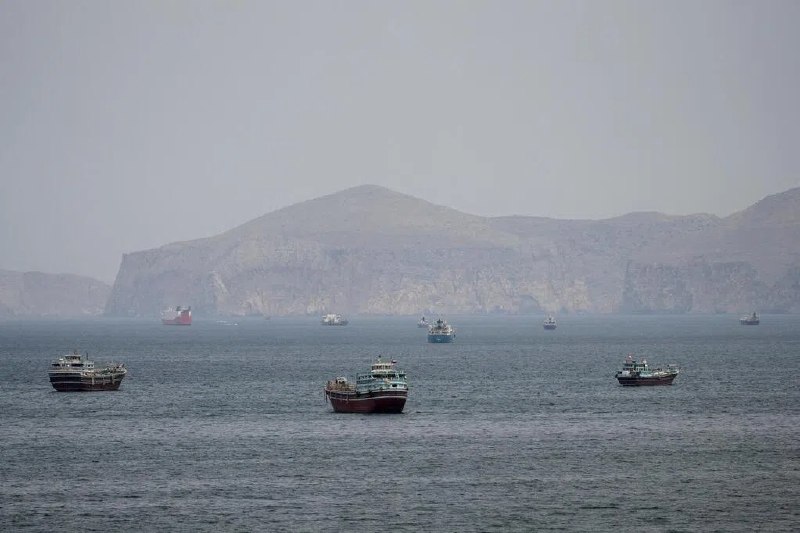 霍尔木兹海峡持续关闭 伊朗推比特币航运保险筹资霍尔木兹海峡持续关闭、美伊停火谈判陷入僵局之际，伊朗推出一项以比特币结算的航运保险服务，希望借此开辟新的收入来源