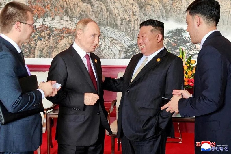 金正恩向普京致国庆贺词 称永远与俄站在一起据朝中社星期五（6月12日）报道，朝鲜最高领导人金正恩向俄罗斯总统普京致贺电，祝贺俄罗斯国庆日，并表示全力支持莫斯科的内外政策
