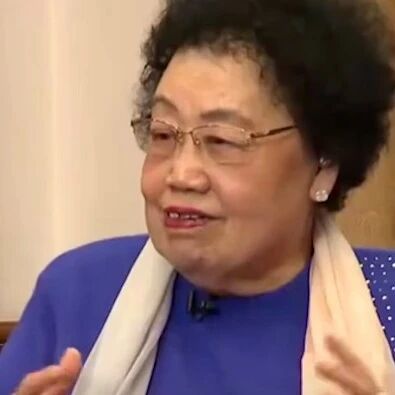 陈丽华去世，曾是中国女首富，47岁时倒追“唐僧”迟重瑞；丈夫曾分享幸福秘诀：每天必须一起吃晚饭，“能够相互理解，就很幸福”via WBusiness商业