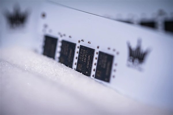同德集团公告：影驰、名人堂等品牌未来会继续保留针对近期网络上流传的影驰即将停运、退出显卡市场的传闻，同德（Palit）集团正式发布官方声明，明确表示该类消息完全不符合事实