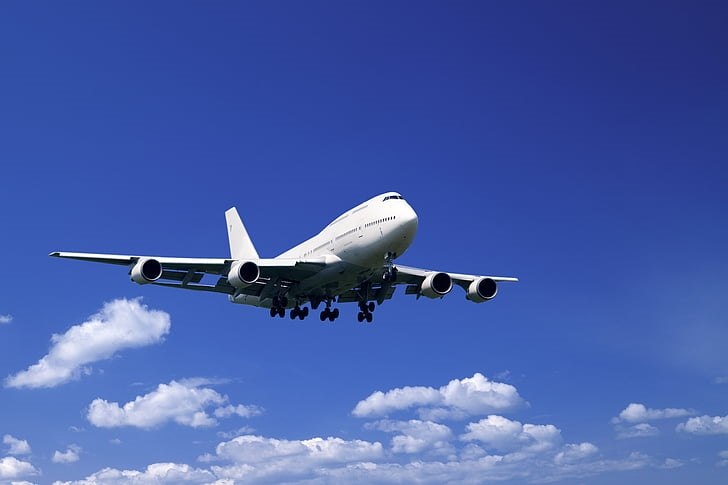 东航拟向空客购买101架飞机 谈判获较优惠折扣3月25日，中国东方航空正式发布公告，宣布与空中客车公司在上海完成签约，斥资约 1088.93 亿元人民币采购 101 架空客 A320NEO 系列飞机，计划于 2028 年至 2032 年陆续交付