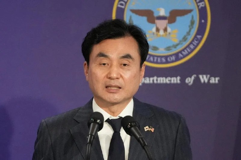 韩国拟2030年代中期下水首艘核潜艇反制朝鲜韩国国防部长安圭伯说，韩国计划到2030年代中期下水首艘核动力潜艇，以应对朝鲜潜射核武器与导弹威胁
