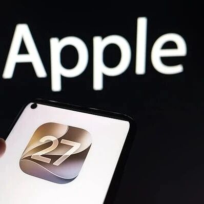 古尔曼：折叠屏iPhone与触屏MacBook即将亮相via 界面新闻