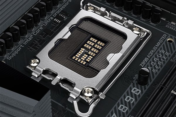 Intel下代CPU插座又生变 插座左右两侧各有一个压杆大家应该已经知道，Intel下代桌面处理器Nova Lake-S将改用新的封装接口，其中主流级是LGA1954，发烧级则是LGA4326