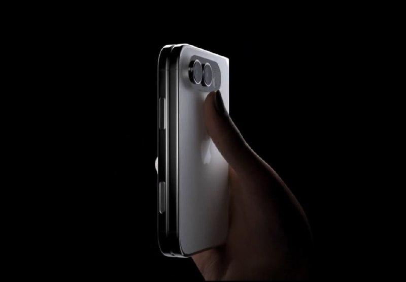 苹果阔折叠被曝命名iPhone Ultra 国内厂商考虑跟进日前，数码博主“数码闲聊站”爆料称，苹果即将推出的阔折叠屏手机将命名为iPhone Ultra