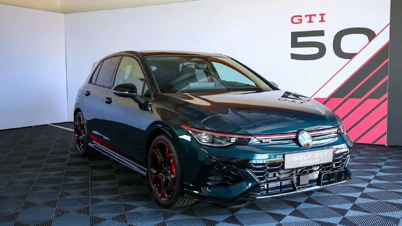 击败本田思域 Type-R，大众高尔夫 GTI 登顶纽北最快量产前驱车大众高尔夫 GTI Edition 50 在纽博格林北环跑出 7 分 44.52 秒的新成绩，刚刚把本田思域 Type R 拉下马，成了目前最快量产前驱车
