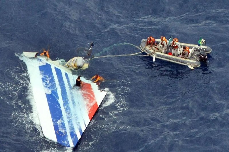 法国法院：法航空客在2009年空难中犯“过失杀人”罪法国巴黎上诉法院裁定，法国航空公司和空中客车两家企业在2009年法航AF447航班空难中“过失杀人”罪名成立