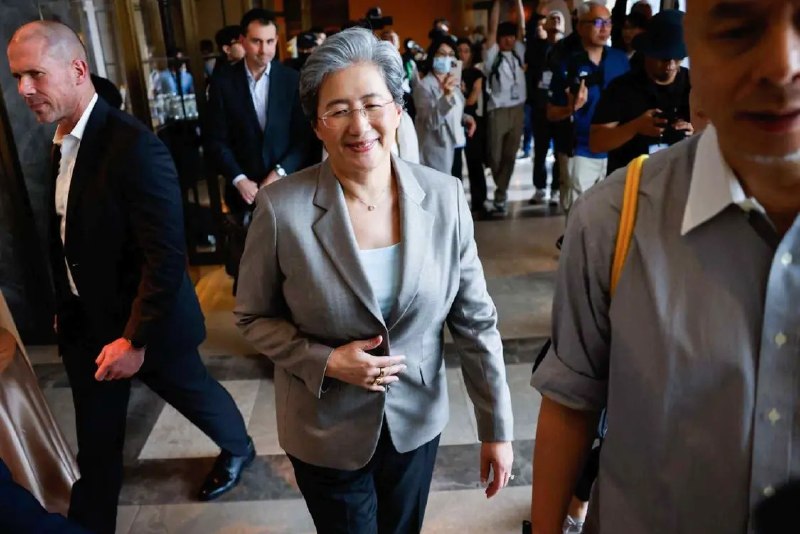 AMD CEO苏姿丰：中国占公司营收20% 是非常重要的市场5月22日，据《日经亚洲》报道，AMD CEO苏姿丰(Lisa Su)周五表示，中国内地占据大约20%的公司营收，仍将是非常重要的市场