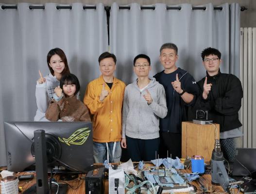 92%的人类感谢你！超频团队将14900K超频至9.2Ghz该成绩由中国超频团队wytiwx创造，配置为华硕 ROG Maximus Z790 APEX 主板搭配 16GB DDR5-5792（CL32）内存