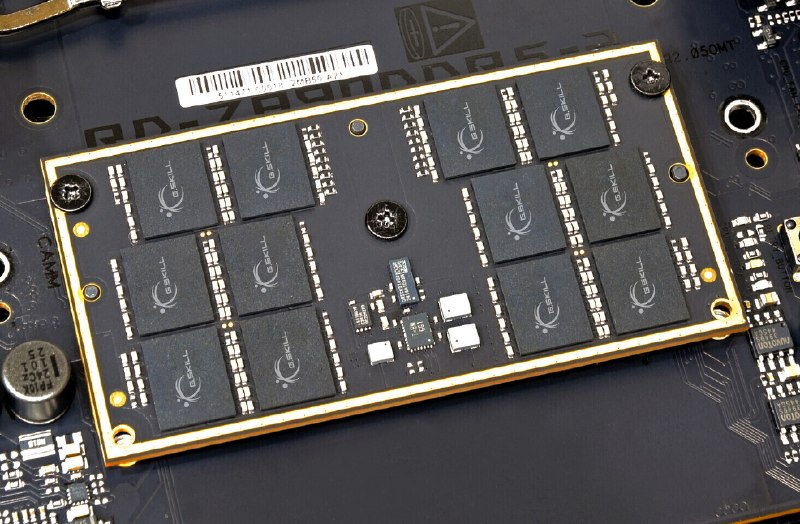 JEDEC加速推进DDR6标准 预计2028年进入商用阶段业界距离面向桌面与服务器平台的下一代 DDR6 内存标准已不再遥远，存储芯片厂商正与 JEDEC 合作推进相关规范的制定工作