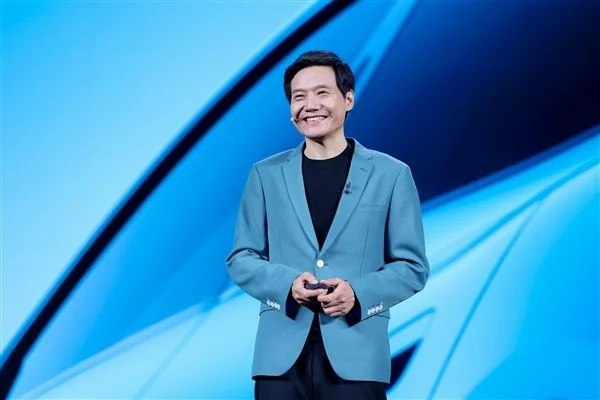 王腾警告：不许网友拿雷军开玩笑 调侃雷军一律拉黑原小米中国区市场部总经理、REDMI品牌总经理王腾近日在公开社交平台发声引发网友围观