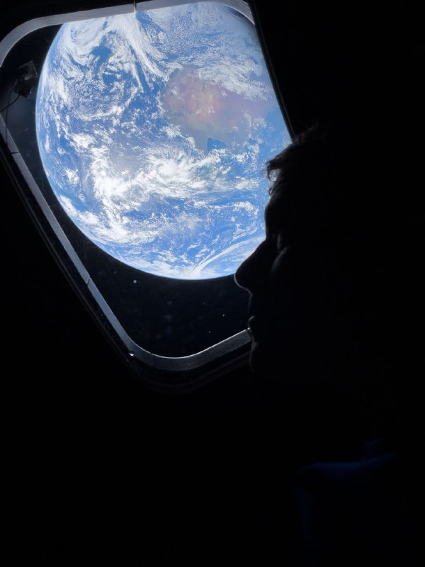 NASA 公布阿耳忒弥斯 II 任务 3 张由 iPhone 17 Pro Max 拍摄的舱内照片NASA 分享了 3 张在阿耳忒弥斯 II 月球任务期间由宇航员使用 iPhone 17 Pro Max 拍摄的照片