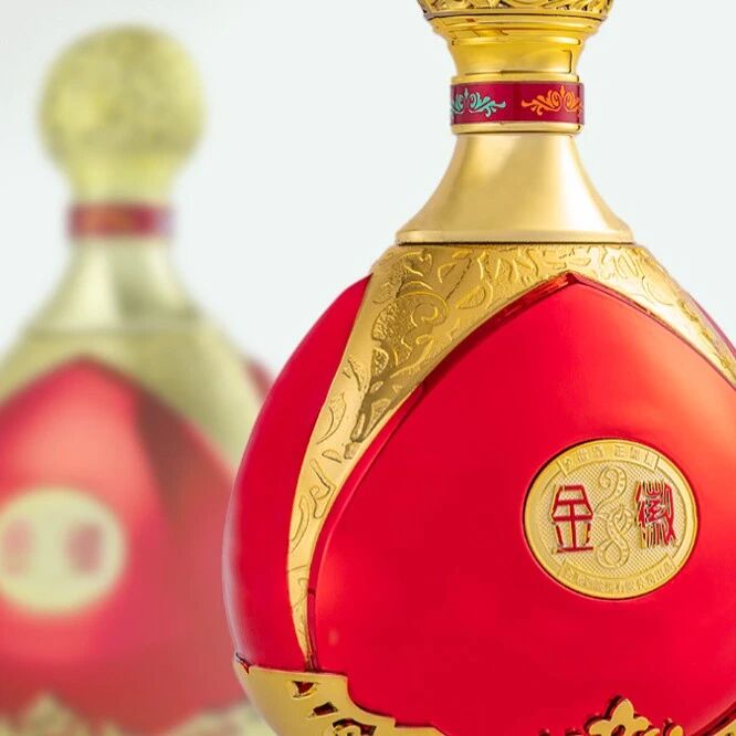上市以来首次业绩双降，金徽酒“C端置顶”能否突围？via 创业最前线