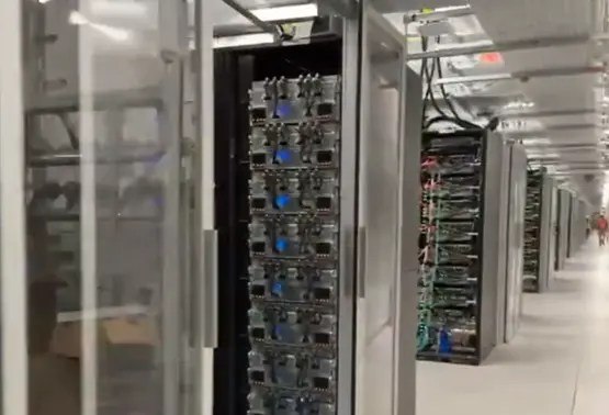 新研究发现：全球大型数据中心正在形成“热岛效应”据媒体报道，随着全球人工智能（AI）高速发展，大型数据中心的需求持续攀升