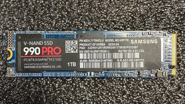又一批三星990 Pro假SSD流入市场 这次直接不能用据ComputerBase报道，欧洲市场开始出现假冒三星990 Pro SSD，这是继日本之后该型号第二次被曝出造假事件