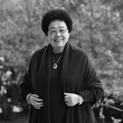 85岁去世，陈丽华的一生比剧本更精彩via 凤凰网财经
