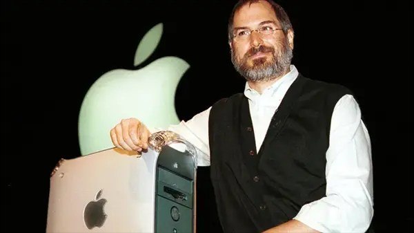 乔布斯的天才营销：把Mac出口禁令变成了史上最牛广告据Tom's Hardware回顾，1999年苹果Power Mac G4因算力超过10亿次浮点运算/秒，被美国政府归类为武器并禁止出口至50个国家，乔布斯却将这场危机变成了苹果史上最经典的营销案例