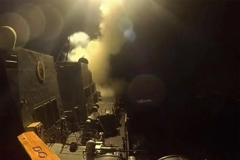 美国发动新一轮攻势 伊朗外交部强烈谴责伊朗外交部发表声明，强烈谴责美国对伊朗发动新一轮军事打击，并指责美方严重违反4月8日达成的停火安排