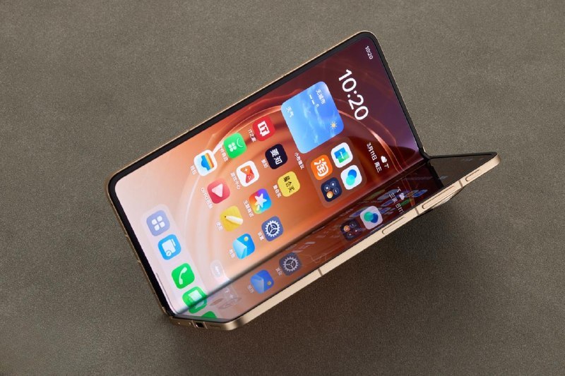 苹果 iPhone Fold 也可能上无痕铰链，和 OPPO Find N6 的方案“类似但不同”