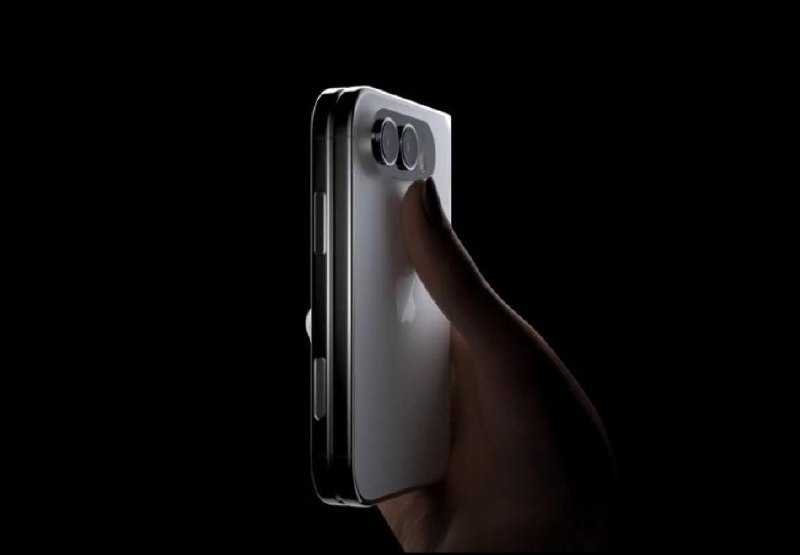 苹果阔折叠被曝命名iPhone Ultra 国内厂商考虑跟进日前，数码博主“数码闲聊站”爆料称，苹果即将推出的阔折叠屏手机将命名为iPhone Ultra
