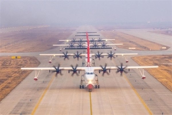 鲲龙AG600批产第四架机总装下线据中国航空工业集团官方介绍，近日，AG600飞机批产第四架机（1105架机）在珠海总装下线，完成2026年度首架机总装交付