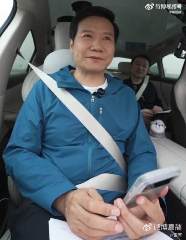 追觅CEO俞浩谈雷军：他太完美了 说错一点话都会被放大解读日前，追觅CEO俞浩发文称，“小错误不断，大错误不犯”是自己一直秉持的原则，通过不断主动犯小错误来验证事情的边界，从而避免一个大坑