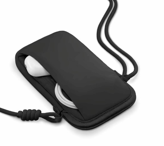 苹果官网上架iPhone斜挎包：可放置AirTag追踪器 售价约合413元苹果已在美国官网上架一款Herschel Cloudform iPhone斜挎包，定价为59.95美元，约合人民币413元