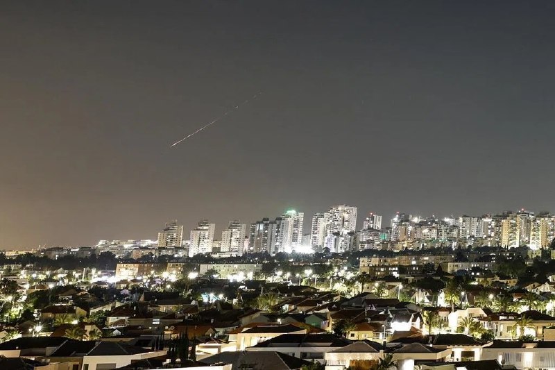 伊朗向以色列发射多枚导弹 美伊临时停火以来首次以色列星期天（6月7日）对黎巴嫩贝鲁特郊区发动致命空袭后，伊朗向以色列发射了至少四波导弹