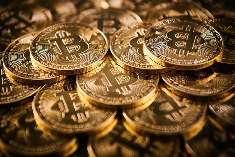 【市场动态】比特币近日大力反弹 但紧张不安的期权交易员未被说服尽管比特币价格近日大涨，但期权市场交易员依然在消化下行风险，仍对这种加密货币持悲观态度图：视觉中国via 财新网 - 最新文章