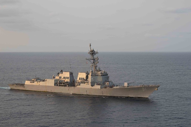 霍尔木兹海峡航运再次停滞据英国方面消息，霍尔木兹海峡航运18日傍晚再次陷入停滞