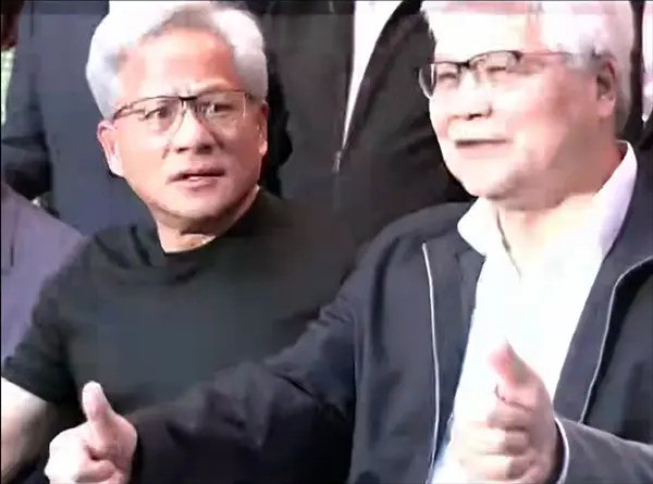 黄仁勋再摆兆元宴吐槽天气热 魏哲家幽默接梗出圈5月28日晚间，黄仁勋在台北举办第五届"兆元宴"，这是黄仁勋访台期间最高规格的闭门聚会