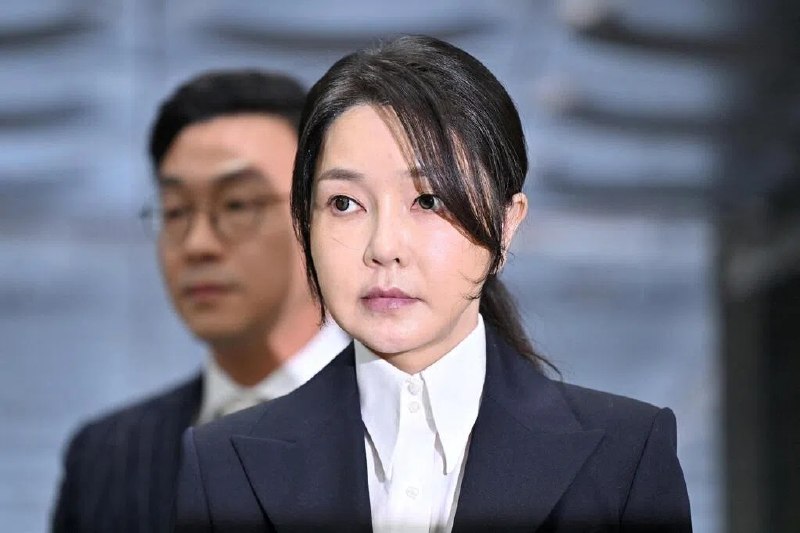 不服金建希贪污案二审判决 韩独检组提起抗诉负责调查韩国前总统尹锡悦夫人金建希弊案的独立检察组（独检组），不服金建希涉嫌贪污受贿案二审判决，星期一（5月4日）向最高法院提起抗诉