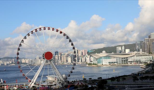 香港公众场合将全面禁电子烟 违者最高罚5万监禁6个月从2026年4月30日起，香港在公众场合将进入全面禁止电子烟的新阶段