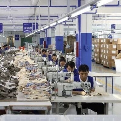 这届世界杯，中国小商品老板可能比球员还拼via 界面新闻