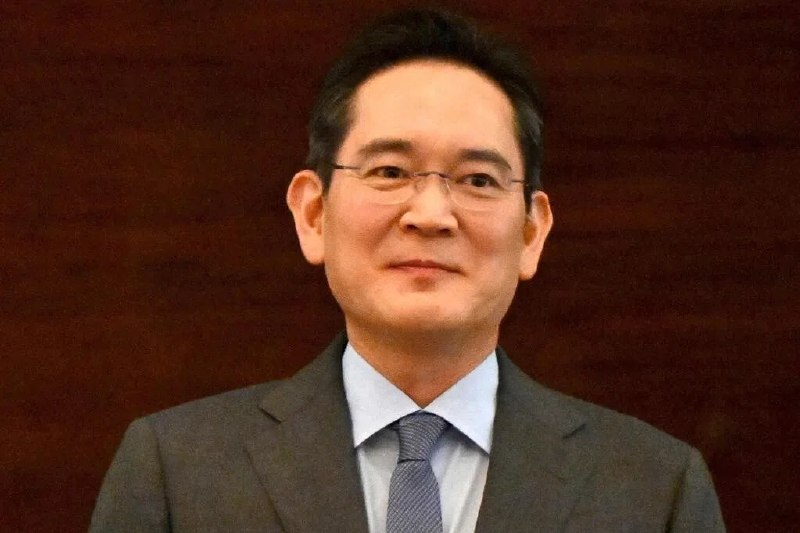 工会此前称将大规模罢工 韩国三星电子会长李在镕致歉韩国工会此前称将举行大规模罢工，韩国三星电子会长李在镕就公司与韩国工会的薪资纠纷向客户和公众致歉