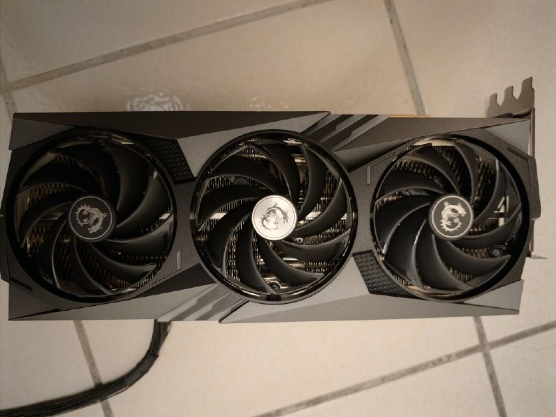 玩家的RTX 4090被烧毁 猫咪竟然是第一个发现据台湾网友在论坛上爆料，自己家的喵星人竟是第一个发现RTX 4090显卡烧毁的，而且可能还救了他一命