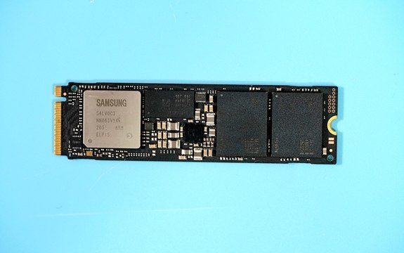 三星金士顿同时出手 SSD价格全系上调10%据博板堂透露，三星电子与金士顿已于本周双双向渠道商下发官方调价通知，旗下SSD全系列产品涨幅均不低于10%，即刻生效
