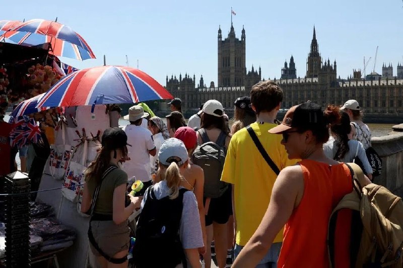 热浪笼罩欧洲 英国爱尔兰法国气温飙升英国、爱尔兰、法国5月气温创下历史新高，气象预报员警告，本周欧洲将持续高温