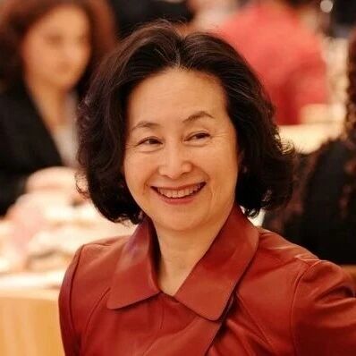 赌王长女何超琼从美高梅国际套现超9亿元via 界面新闻