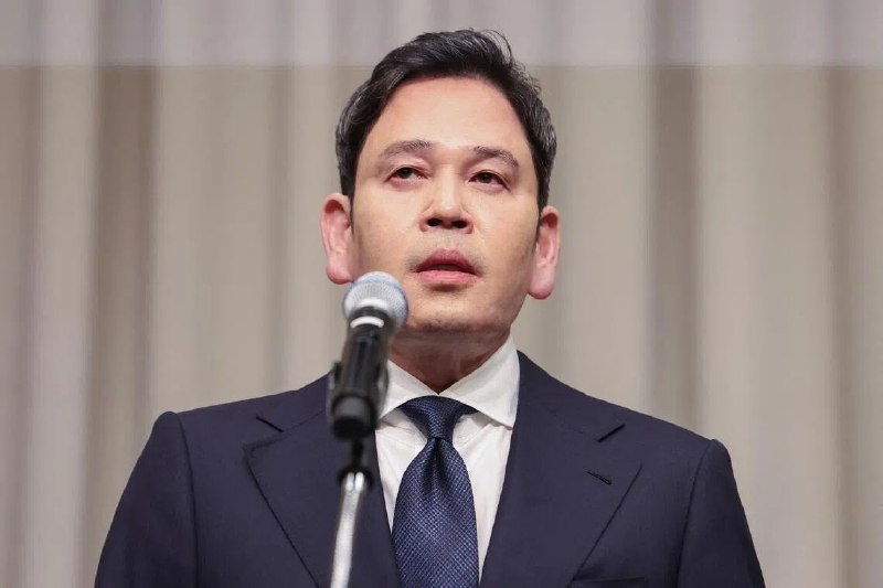 韩国星巴克下周统一闭店 集团会长率全体员工接受历史教育韩国新世界集团将就星巴克不当营销事件，针对全体职员实施历史教育与社会情感能力培训，对象包括集团会长郑溶镇等高管