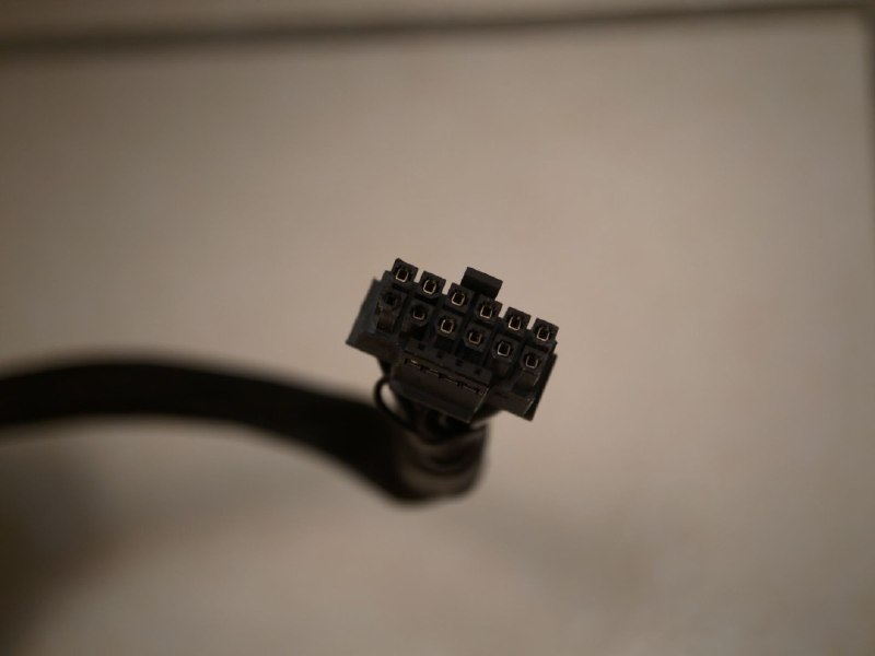 玩家的RTX 4090被烧毁 猫咪竟然是第一个发现据台湾网友在论坛上爆料，自己家的喵星人竟是第一个发现RTX 4090显卡烧毁的，而且可能还救了他一命