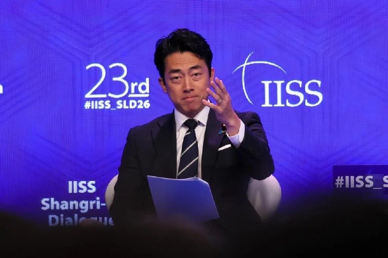 小泉反驳“新军国主义”指责 称中国军力扩张引发国际关切首次出香格里拉对话的日本防长小泉进次郎，在大会发言中反驳有关日本走向“新军国主义”的批评，并在答问中指中国的军事扩张已引起日本以及国际社会的“严重关切”