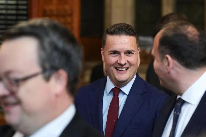 英媒：英国卫生部长准备辞职 挑战工党党魁之位《泰晤士报》报道，英国卫生部长斯特里廷正准备递交辞呈，最快可能在星期四（5月14日）离职