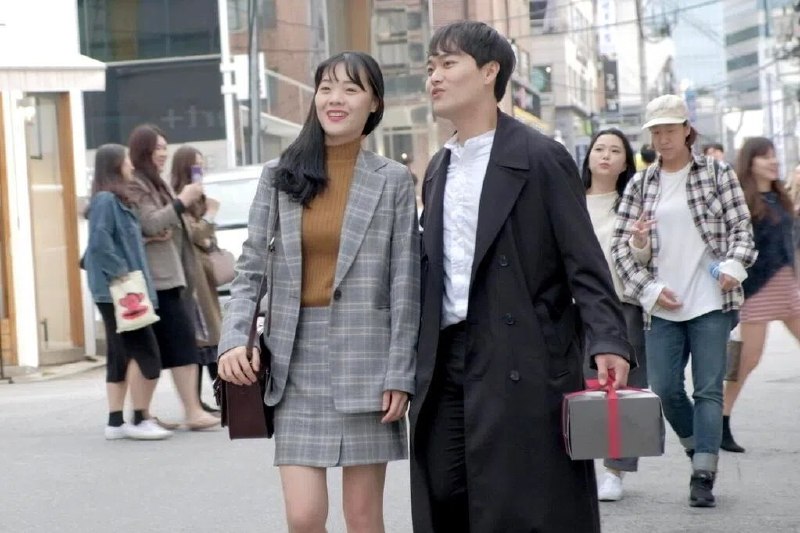4月访韩外国人消费额高达1.33万亿韩元 增近55%创新高韩国旅游发展局数据显示，今年4月到韩国旅游的外国人“全球韩流消费额”高达1.33万亿韩元（约13亿3000新元），同比大增54.6%，创单月新高
