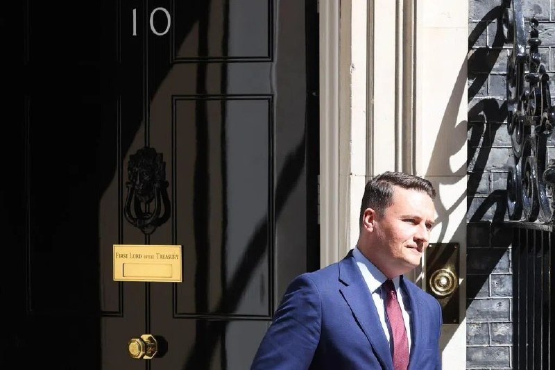 英国卫生部长辞职 质疑斯塔默领导力英国卫生和社会福利部长斯特里廷宣布辞职，他表示对首相斯塔默的领导能力失去了信心