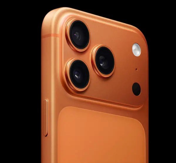 苹果追加订单 iPhone 17系列销量突破3100万台iPhone 17系列上市已接近一年，但市场热度依然保持在高位