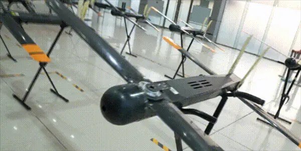 3秒一架 中国无人机蜂群演示饱和突击国产“阿特拉斯”无人机蜂群作战系统日前首次公开全流程实战演示